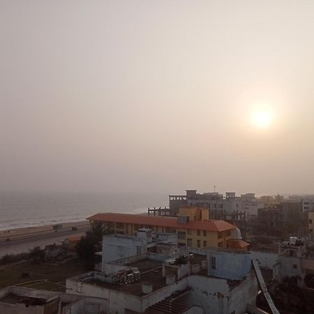 The Bay Suites Sea Facing Hotel- Right On The Golden Beach Puri Exterior photo