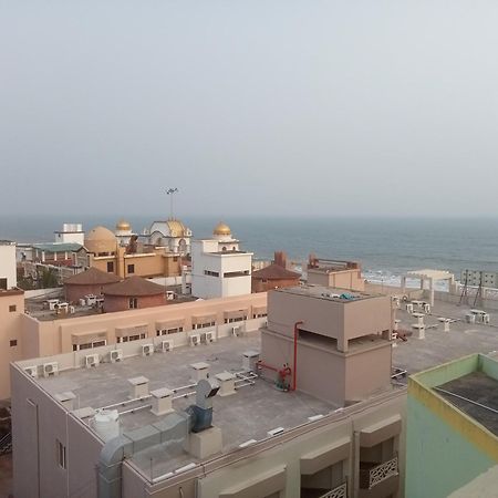 The Bay Suites Sea Facing Hotel- Right On The Golden Beach Puri Exterior photo